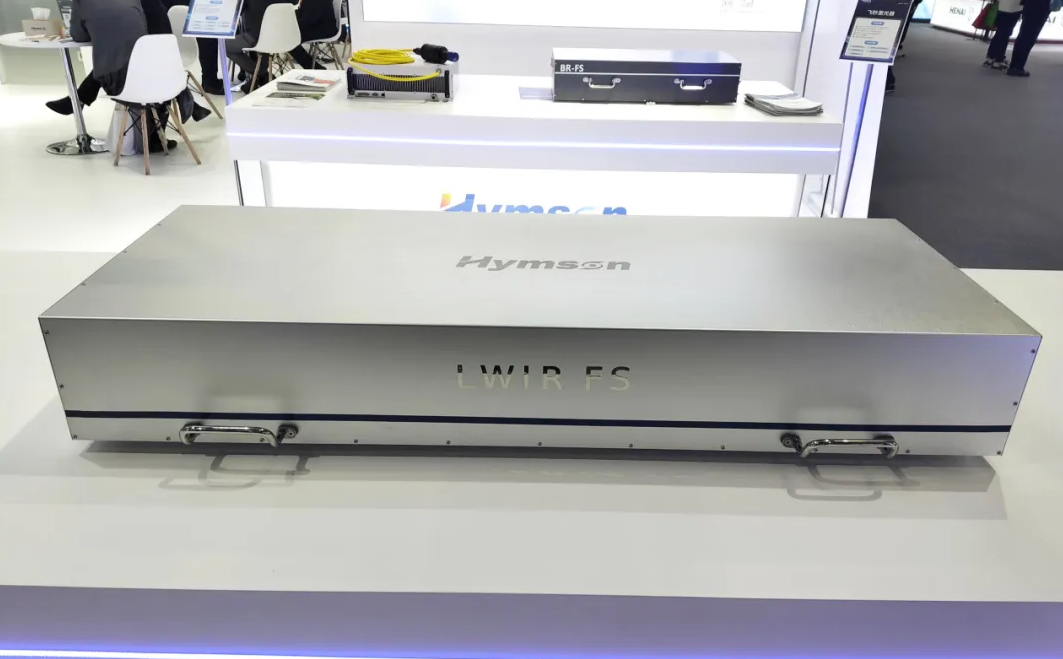 ag亚娱中红外飞秒激光器